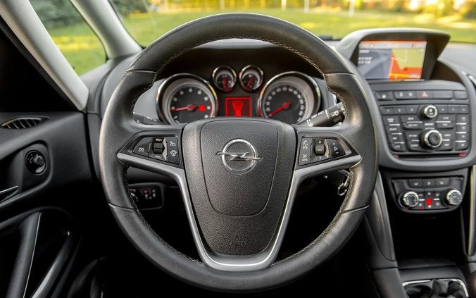Opel Zafira cena 36900 przebieg: 138560, rok produkcji 2012 z Radom małe 742